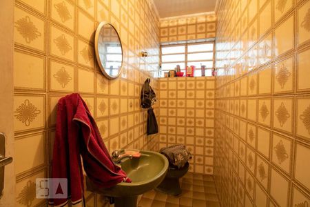 Casa à venda com 196m², 4 quartos e 2 vagasLavabo