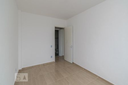 Quarto 1 de apartamento para alugar com 2 quartos, 55m² em Cordovil, Rio de Janeiro