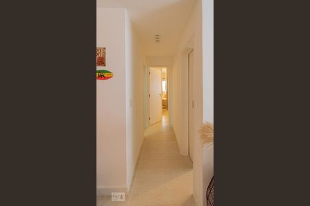 Corredor de apartamento para alugar com 2 quartos, 68m² em Freguesia (jacarepaguá), Rio de Janeiro