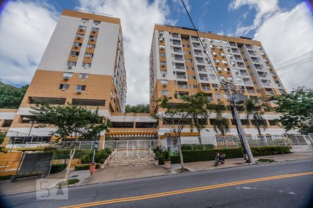 Apartamento à venda com 67m², 2 quartos e 1 vaga Apartamento à venda com 67m², 2 quartos e 1 vagaFachada