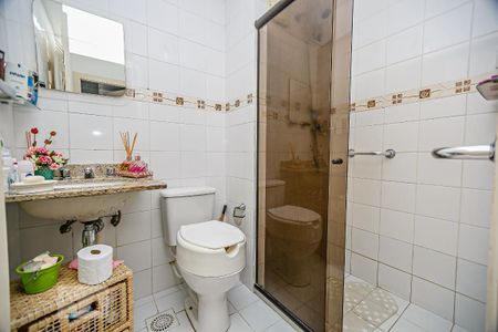 Apartamento à venda com 67m², 2 quartos e 1 vaga Apartamento à venda com 67m², 2 quartos e 1 vagaBanheiro Social