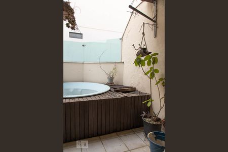 Apartamento à venda com 115m², 2 quartos e 1 vaga Apartamento à venda com 115m², 2 quartos e 1 vagaVaranda gourmet