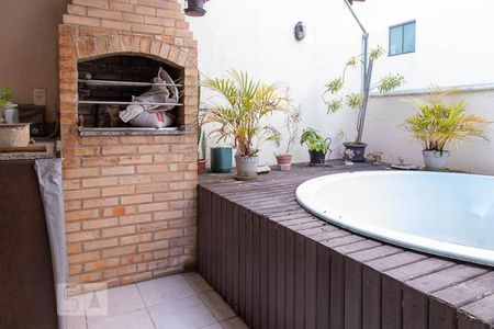 Apartamento à venda com 115m², 2 quartos e 1 vaga Apartamento à venda com 115m², 2 quartos e 1 vagaVaranda gourmet