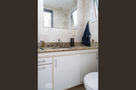 Apartamento à venda com 115m², 2 quartos e 1 vaga Apartamento à venda com 115m², 2 quartos e 1 vagaBanheiro social 2