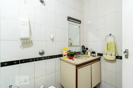 Casa à venda com 250m², 5 quartos e 3 vagas Casa à venda com 250m², 5 quartos e 3 vagasBanheiro
