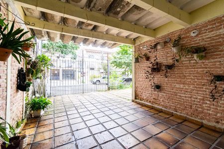 Casa à venda com 250m², 5 quartos e 3 vagas Casa à venda com 250m², 5 quartos e 3 vagasGaragem