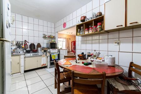 Casa à venda com 250m², 5 quartos e 3 vagas Casa à venda com 250m², 5 quartos e 3 vagasCozinha