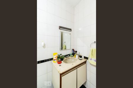 Casa à venda com 250m², 5 quartos e 3 vagas Casa à venda com 250m², 5 quartos e 3 vagasBanheiro