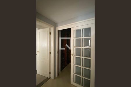 Apartamento à venda com 284m², 4 quartos e 4 vagasCloset da suíte 2