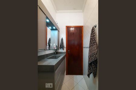 Casa à venda com 212m², 3 quartos e 2 vagasBanheiro da Suíte