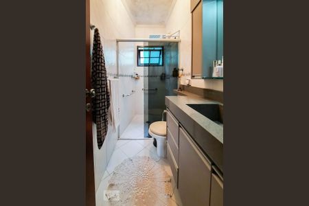 Casa à venda com 212m², 3 quartos e 2 vagasBanheiro da Suíte