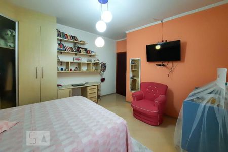 Casa à venda com 212m², 3 quartos e 2 vagasQuarto 1