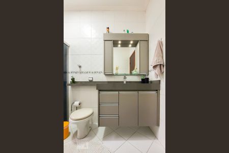 Casa à venda com 212m², 3 quartos e 2 vagasBanheiro Social