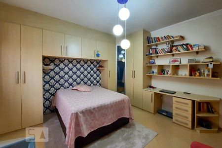 Casa à venda com 212m², 3 quartos e 2 vagasQuarto 1