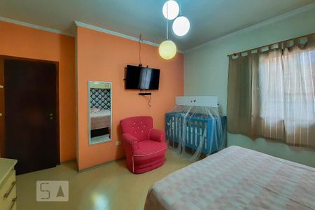 Casa à venda com 212m², 3 quartos e 2 vagasQuarto 1