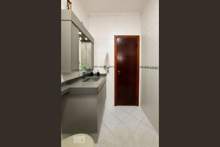 Casa à venda com 212m², 3 quartos e 2 vagasBanheiro Social