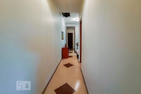 Casa à venda com 212m², 3 quartos e 2 vagasCorredor