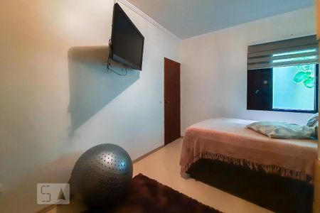 Casa à venda com 212m², 3 quartos e 2 vagasQuarto 2