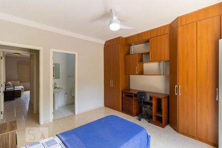 Casa de condomínio à venda com 300m², 4 quartos e 3 vagasQuarto da suíte 3