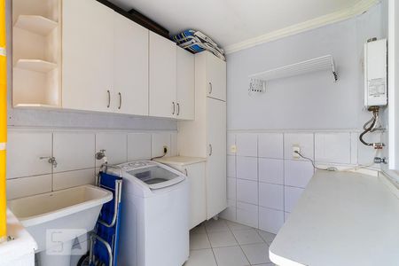Casa de condomínio à venda com 300m², 4 quartos e 3 vagasÁrea de serviço