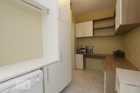 Apartamento à venda com 72m², 2 quartos e 1 vagaDESPENSA