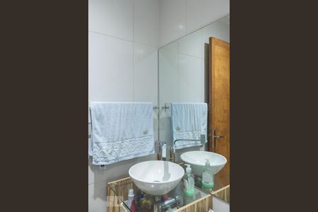 Apartamento para alugar com 44m², 2 quartos e 1 vaga Apartamento para alugar com 44m², 2 quartos e 1 vagaDetalhe do banheiro