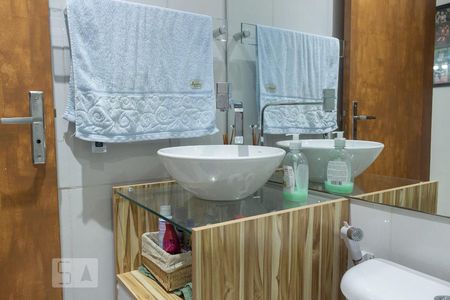 Apartamento para alugar com 44m², 2 quartos e 1 vaga Apartamento para alugar com 44m², 2 quartos e 1 vagaDetalhe do banheiro