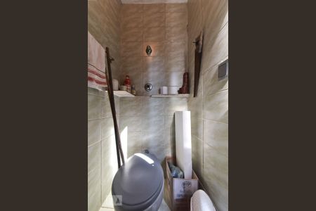 Casa à venda com 180m², 1 quarto e 1 vaga Casa à venda com 180m², 1 quarto e 1 vagaBanheiro de Serviço