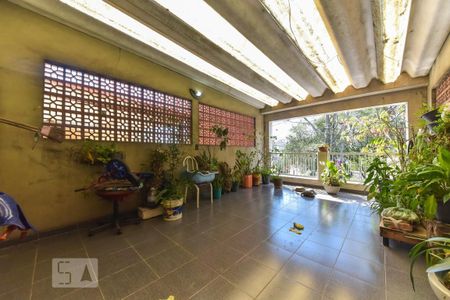 Casa à venda com 180m², 1 quarto e 1 vaga Casa à venda com 180m², 1 quarto e 1 vagaVaranda