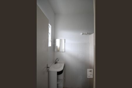 Banheiro de casa para alugar com 1 quarto, 24m² em Vila Conde do Pinhal, São Paulo