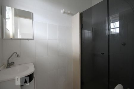 Banheiro de casa para alugar com 1 quarto, 24m² em Vila Conde do Pinhal, São Paulo