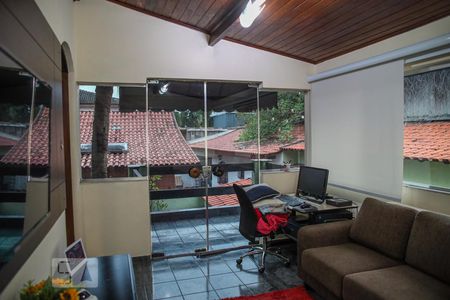 Casa à venda com 280m², 3 quartos e 4 vagasEscritório