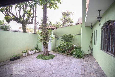 Casa à venda com 280m², 3 quartos e 4 vagasQuintal