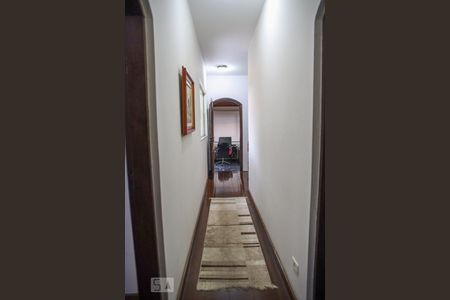 Casa à venda com 280m², 3 quartos e 4 vagasCorredor