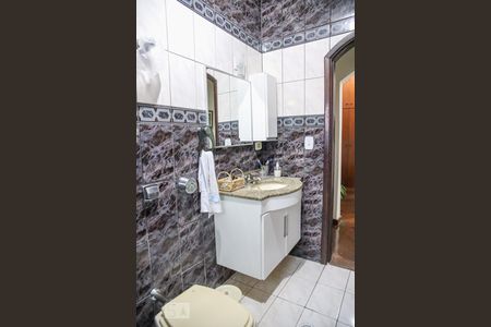 Casa à venda com 280m², 3 quartos e 4 vagasBanheiro Corredor