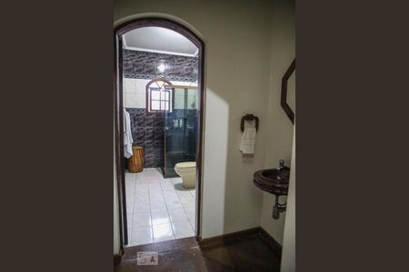 Casa à venda com 280m², 3 quartos e 4 vagasBanheiro Corredor