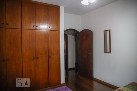 Casa à venda com 280m², 3 quartos e 4 vagasQuarto 2