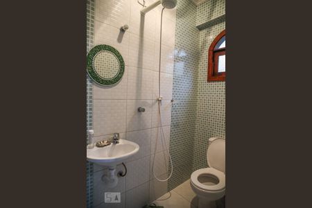 Casa à venda com 280m², 3 quartos e 4 vagasBanheiro da Área Gourmet