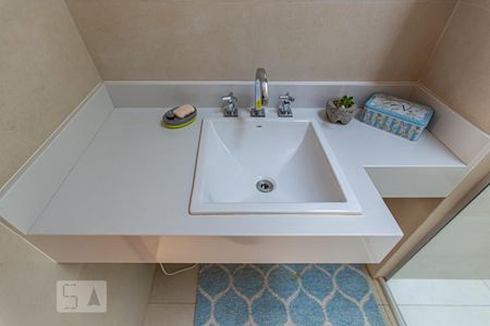 Casa de condomínio à venda com 500m², 4 quartos e 6 vagas Casa de condomínio à venda com 500m², 4 quartos e 6 vagasBanheiro do Quarto 3
