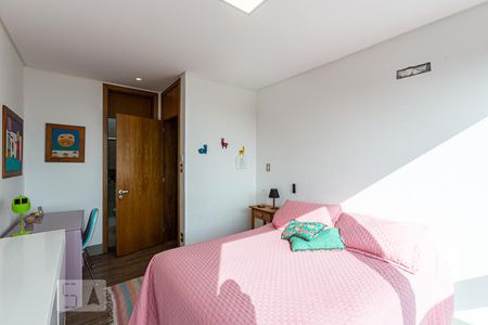 Casa de condomínio à venda com 500m², 4 quartos e 6 vagas Casa de condomínio à venda com 500m², 4 quartos e 6 vagasQuarto 3