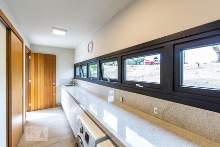 Casa de condomínio à venda com 500m², 4 quartos e 6 vagas Casa de condomínio à venda com 500m², 4 quartos e 6 vagasLavanderia