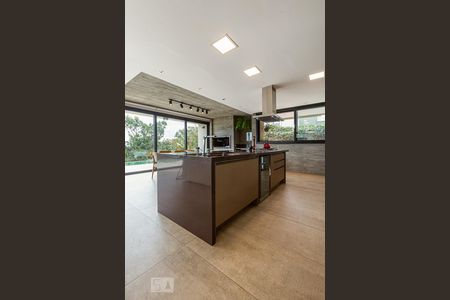 Casa de condomínio à venda com 500m², 4 quartos e 6 vagas Casa de condomínio à venda com 500m², 4 quartos e 6 vagasCozinha