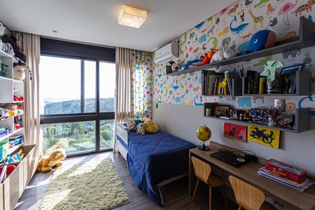Casa de condomínio à venda com 500m², 4 quartos e 6 vagas Casa de condomínio à venda com 500m², 4 quartos e 6 vagasQuarto 2