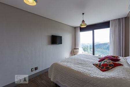 Casa de condomínio à venda com 500m², 4 quartos e 6 vagas Casa de condomínio à venda com 500m², 4 quartos e 6 vagasQuarto 1