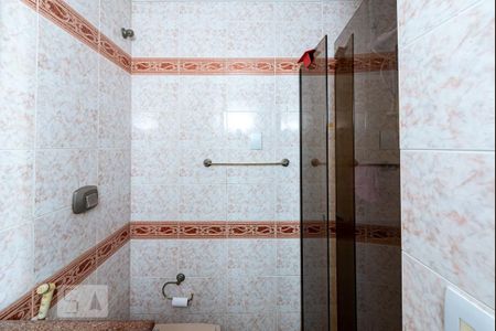 Apartamento à venda com 230m², 4 quartos e 2 vagas Apartamento à venda com 230m², 4 quartos e 2 vagasBanheiro da Suite