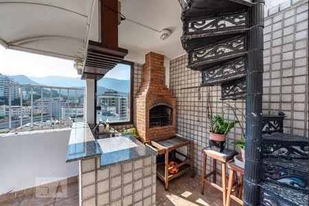 Apartamento à venda com 230m², 4 quartos e 2 vagas Apartamento à venda com 230m², 4 quartos e 2 vagasCobertura - Churrasqueira