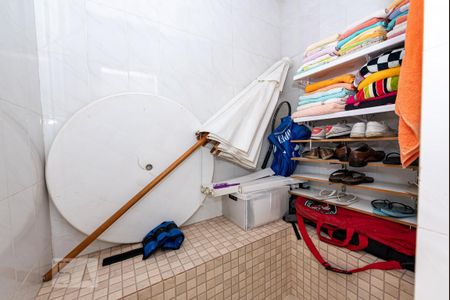 Apartamento à venda com 230m², 4 quartos e 2 vagas Apartamento à venda com 230m², 4 quartos e 2 vagasCobertura - Sauna