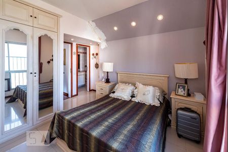 Apartamento à venda com 230m², 4 quartos e 2 vagas Apartamento à venda com 230m², 4 quartos e 2 vagasSuite