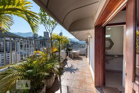 Apartamento à venda com 230m², 4 quartos e 2 vagas Apartamento à venda com 230m², 4 quartos e 2 vagasCobertura - Área Externa