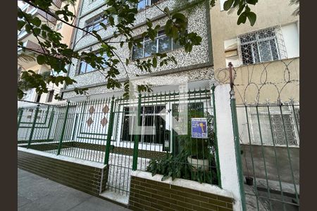 Apartamento à venda com 50m², 1 quarto e 1 vagaFachada + plaquinha